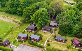 Grattons Cedar Lodges